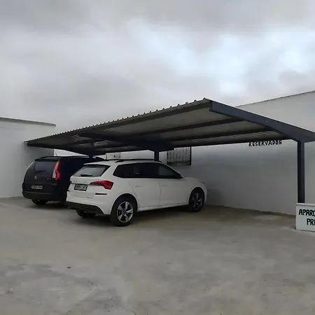 Con Piscina Privada Y Barbacoa Solo Familias